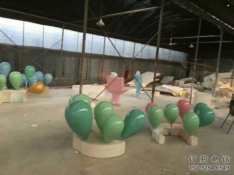 氣球樹雕塑廠家，彩繪構(gòu)件，玻璃鋼氣球樹雕塑供應(yīng)