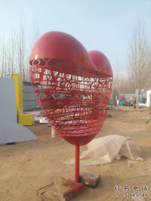 烤漆心形球雕塑