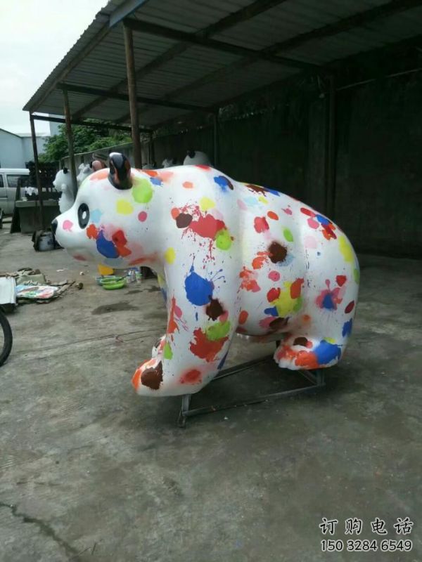 彩繪熊貓雕塑定價，街頭雕塑，烤漆彩繪熊貓雕塑定價