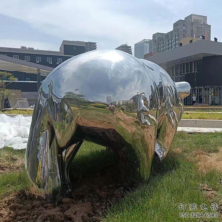 熊貓雕塑供需，景區雕塑，鏡面不銹鋼熊貓雕塑定價