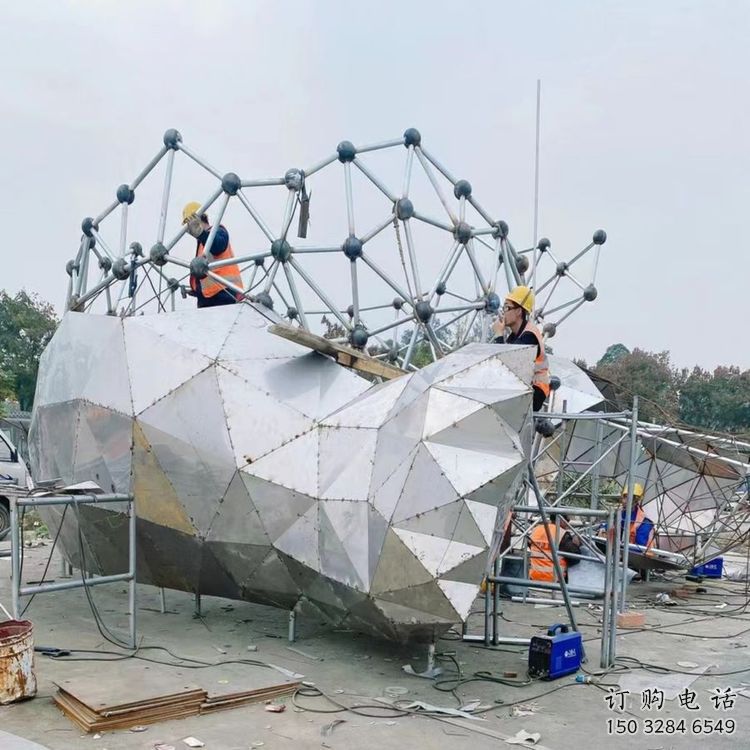 熊貓雕塑制造，街景小品，景觀切面熊貓雕塑優(yōu)價