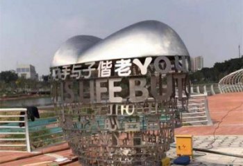 心形球雕塑觀賞型，街景小品，不銹鋼心形球雕塑常用