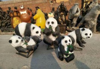 景觀熊貓雕塑選定，美陳雕塑，現代藝術彩繪熊貓雕塑廠家
