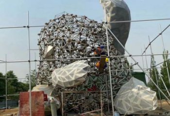 熊貓雕塑工廠標準，多彩藝術(shù)，鏤空切面熊貓雕塑供應