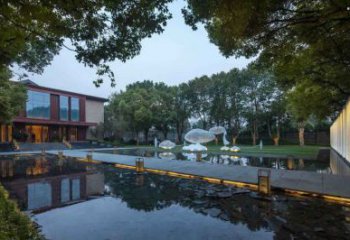 云朵雕塑供應，美陳雕塑，鏤空云朵雕塑廠家供求