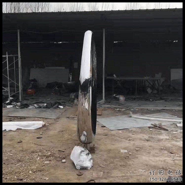 抽象月牙雕塑，小區雕塑，鏤空月牙雕塑制作精選