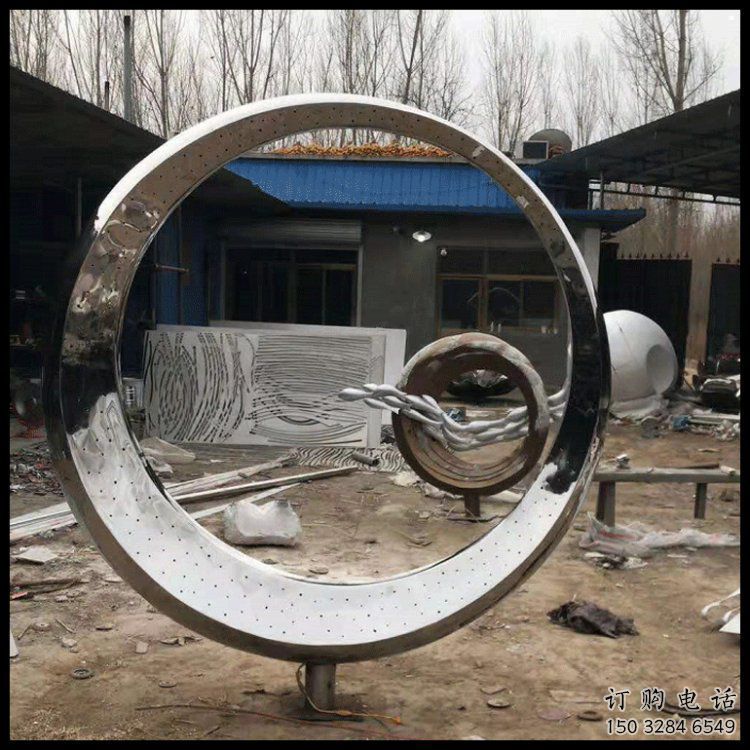 月牙雕塑定價(jià)，街頭雕塑，烤漆鏤空月牙雕塑定價(jià)