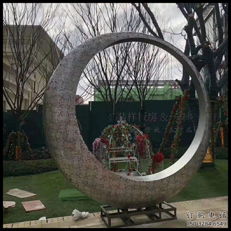 月牙雕塑工廠優選，城市裝飾，景觀鏤空月牙雕塑供給