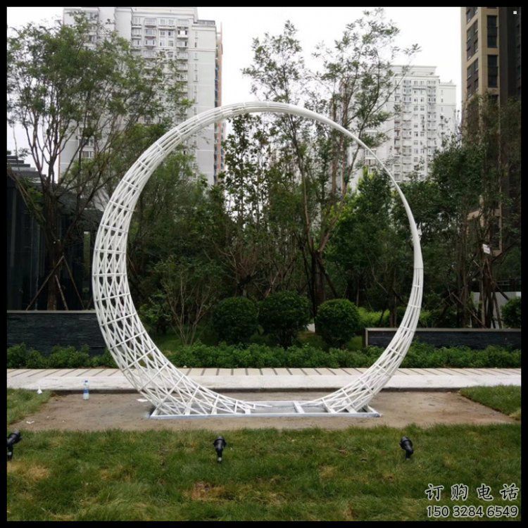 月牙雕塑制造，歐式風(fēng)格，鏤空月牙雕塑廠家定價(jià)