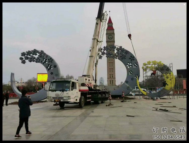 住宅小區(qū)月牙雕塑