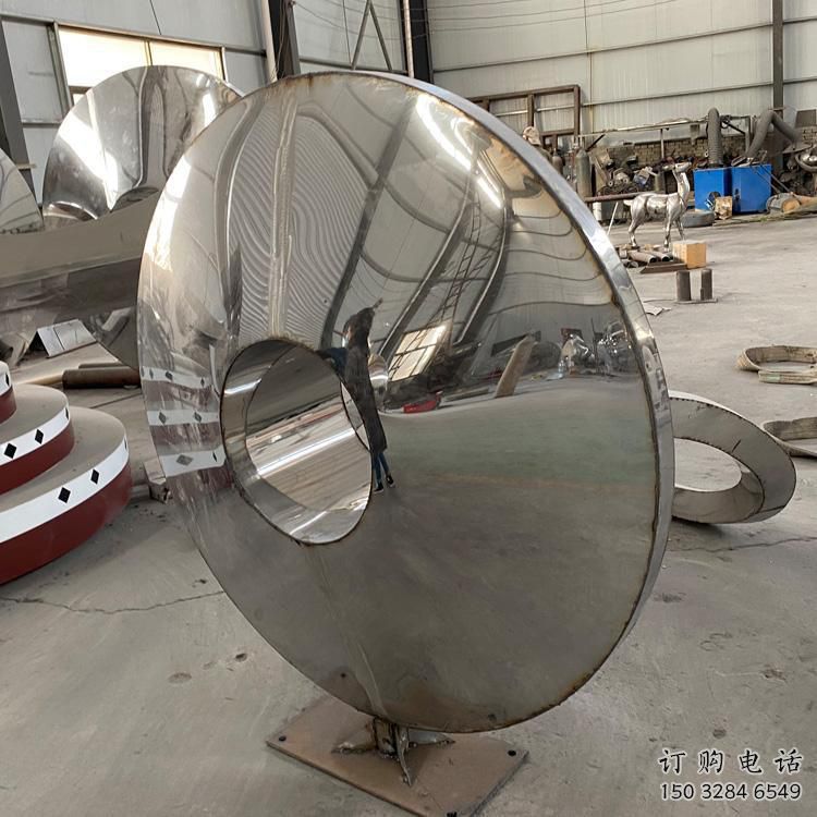 圓鏡雕塑廠家，地標擺件，不銹鋼圓鏡雕塑造型生產商