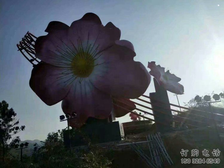 美陳指環(huán)雕塑