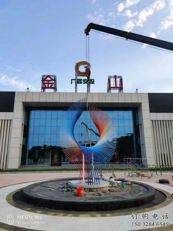 鳥翅建筑雕塑預(yù)定，城區(qū)小品，不銹鋼鳥翅雕塑制造商