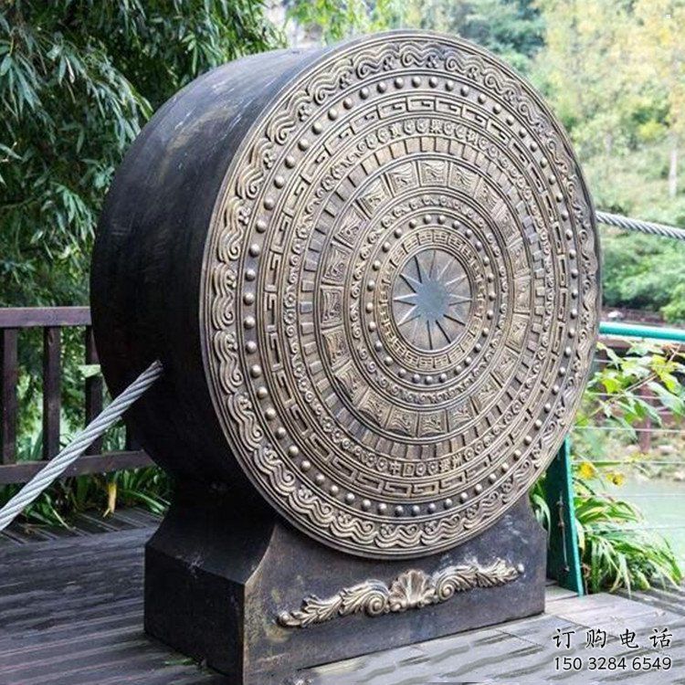 銅鼓雕塑預定，小區擺件，銅鼓雕塑主題精品