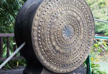 銅鼓雕塑預定，小區擺件，銅鼓雕塑主題精品