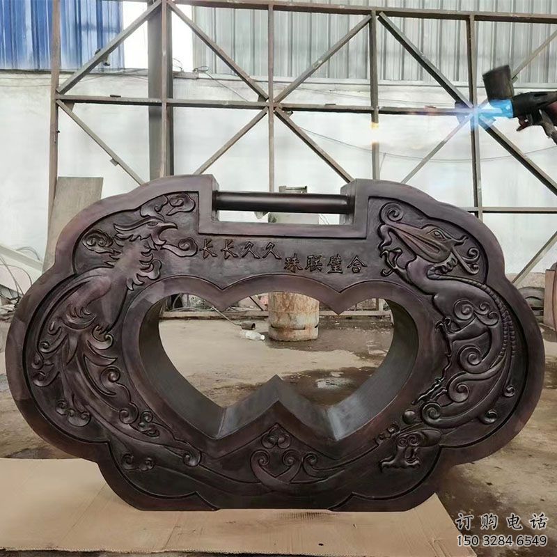 彩繪鎖子雕塑通用，花園小品，不銹鋼鎖子雕塑優(yōu)價