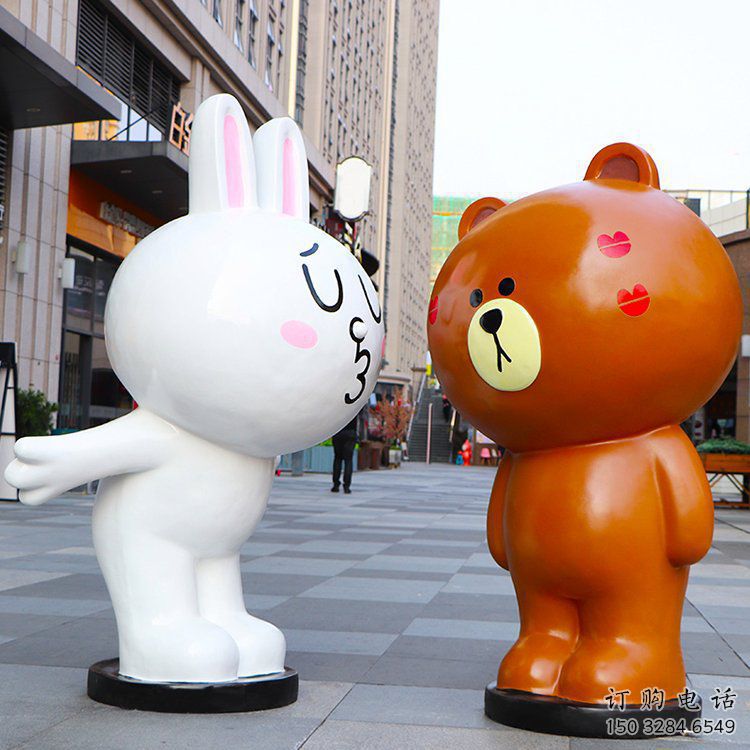 白銀步行街布朗熊雕塑，玻璃鋼動物雕塑，卡通方式