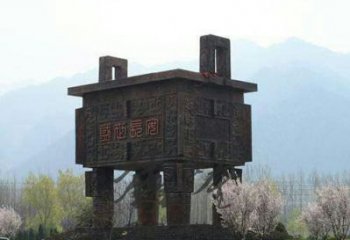 平?jīng)鰪V場銅鼎