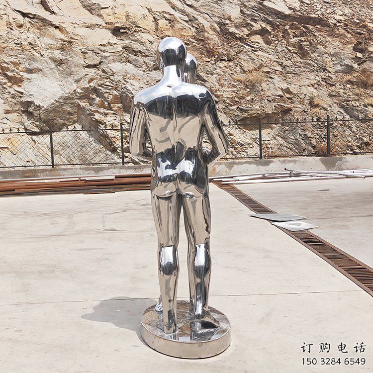 南崗廣場情侶雕塑