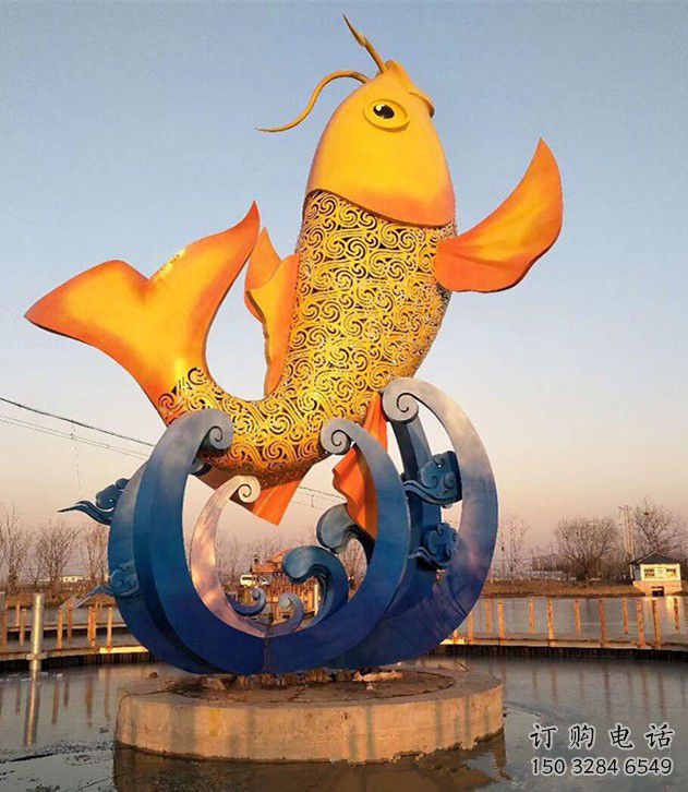 湘西園林鯉魚雕塑