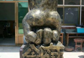 九臺握拳雕塑訂做，歐式風格，玻璃鋼握拳雕塑廠家選定