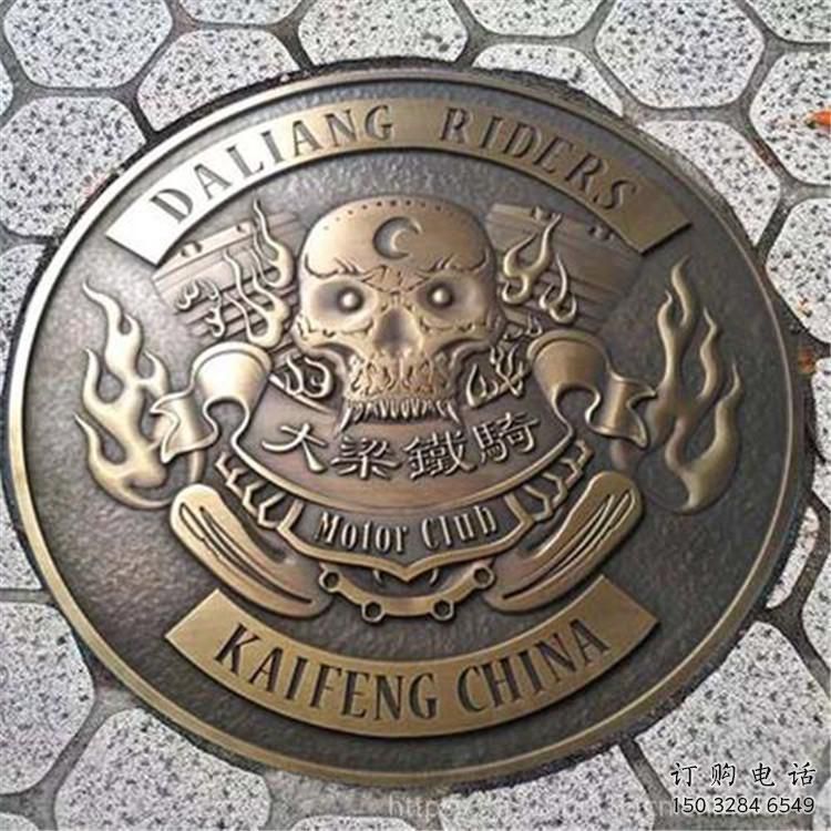 和林格爾鑄造校徽雕塑