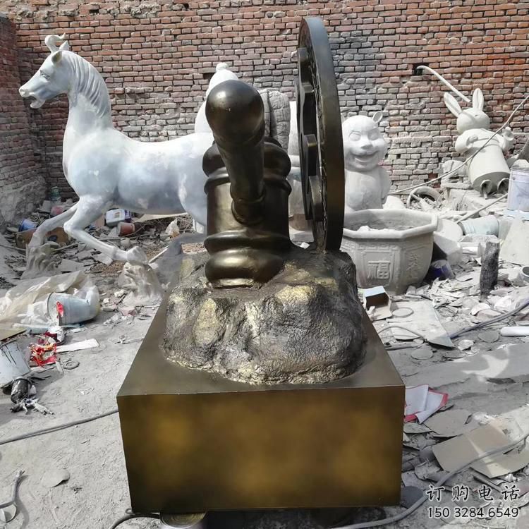 萊蕪公園錘子雕塑