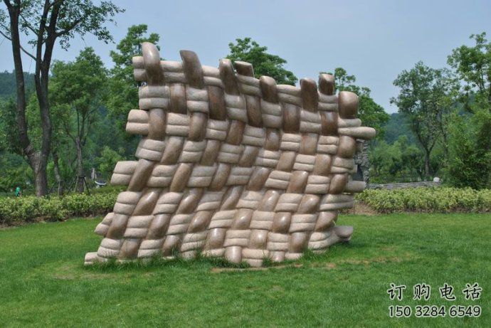 萬柏林鏤空包包雕塑