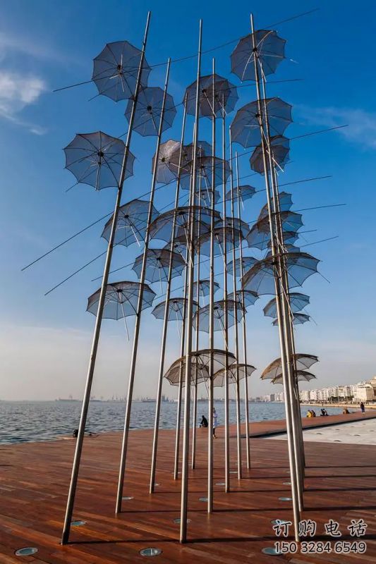 內(nèi)江步行街雨傘雕塑